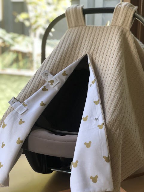 Bej Örgü Gold Mickey Desenli Çift Yönlü Kullanımlı Puset Örtüsü