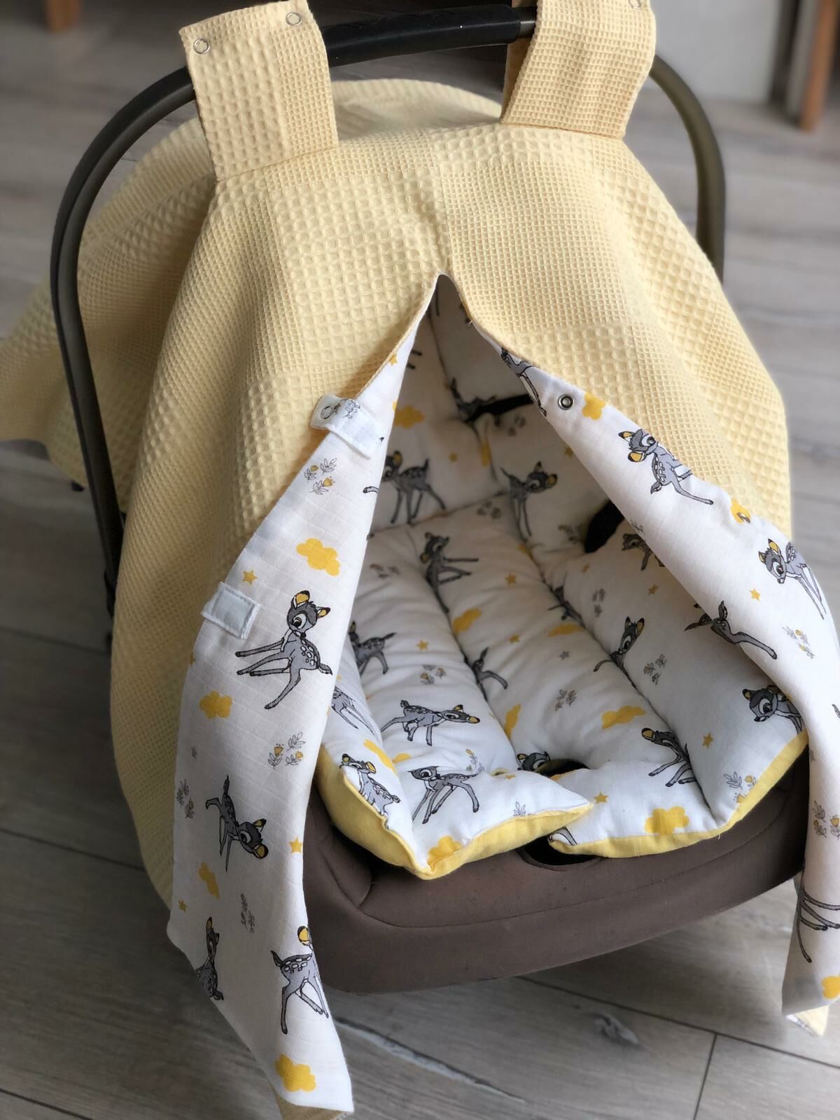 Sarı Ceylanlı Müslin Sarı Dama Pike Cift Yönlü Puset Örtüsü ve Puset Minderi