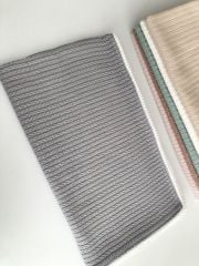 Tek Kat Tırnak Ponponlu Örgü Pike