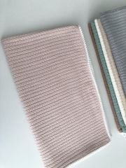 Tek Kat Tırnak Ponponlu Örgü Pike