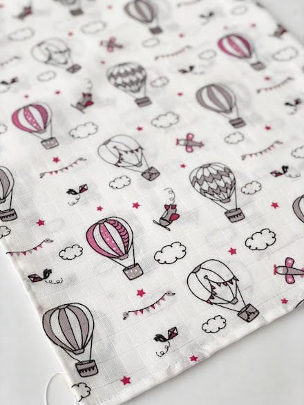 Pembe Uçan Balon Müslin Tek Kat Örtü