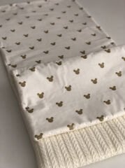 Krem Örgü Gold Mickey Şapkalı Kundak
