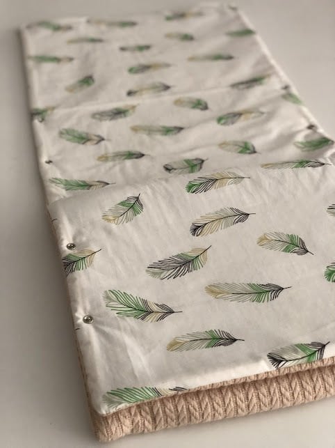 Bej Örgü Yeşil Tüy Poplin Şapkalı Kundak