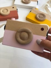 Pembe Ahşap Fotoğraf Makinesi