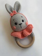 Amigurumi Tavşan Dış Kaşıyıcılı Çıngırak ve Patik Seti
