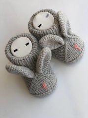 Amigurumi Tavşan Dış Kaşıyıcılı Çıngırak ve Patik Seti