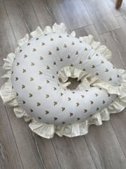 Gold Mickey Poplin Krem Poplin Fırfırlı Emzirme Yastığı