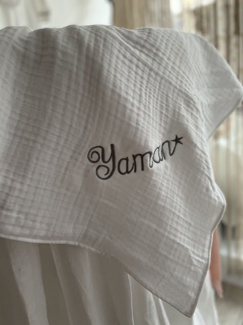 Beyaz Multi Müslin Nakışlı Örtü