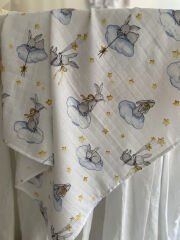 Buluttaki Tavşan Desenli Müslin Örtü