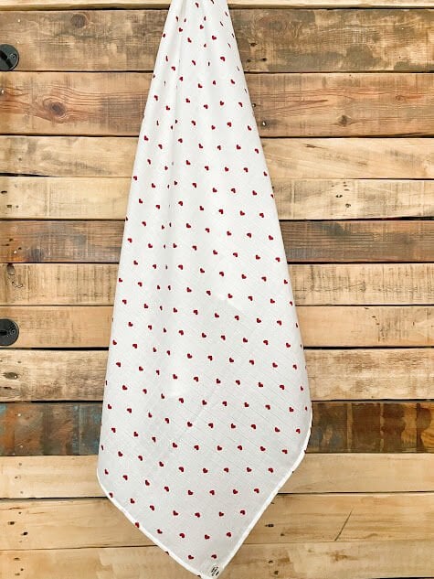 Kırmızı Kalpli Müslin Örtü