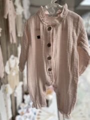 Pudra Müslin Uzun Kollu Fırfır Yakalı Tulum