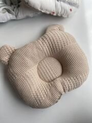 Bej Dama Uçan Balondaki Ayılar Poplin Düz Kafa Yastığı