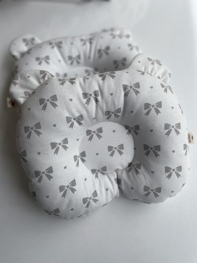 Beyaz Dama Gümüş Fiyonk Poplin Düz Kafa Yastığı