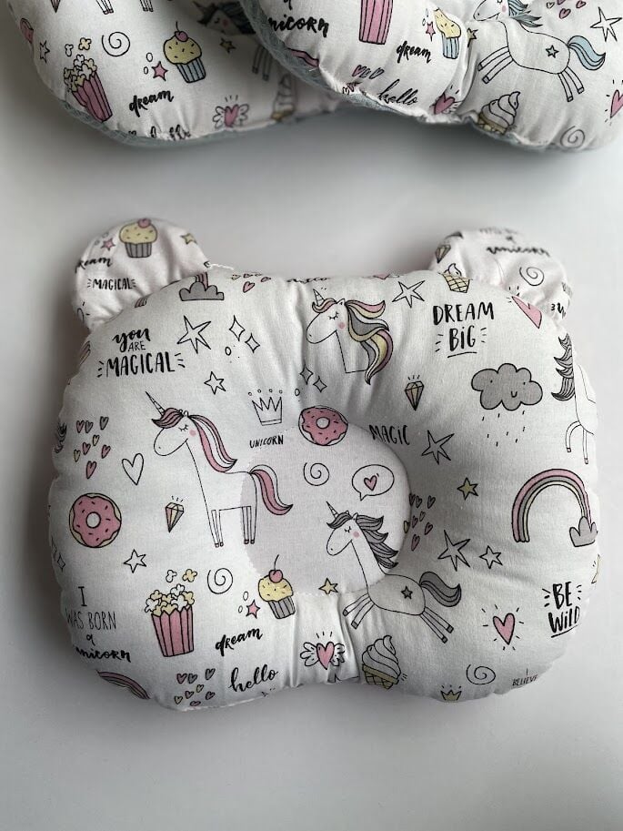 Koyu Pembe Dama Unicorn Poplin Düz Kafa Yastığı