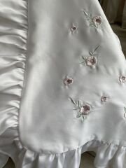 Pamuk Saten Çiçek Nakışlı Puset Örtüsü