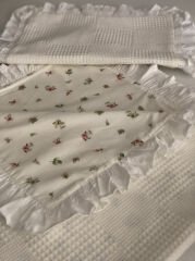 Beyaz Dama Dantelli Fırfırlı Pike Takımı